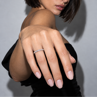 Velia Eternity Band Ring