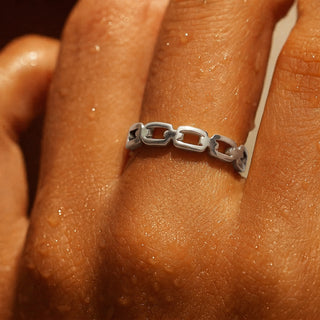 Dainty Chain Ring